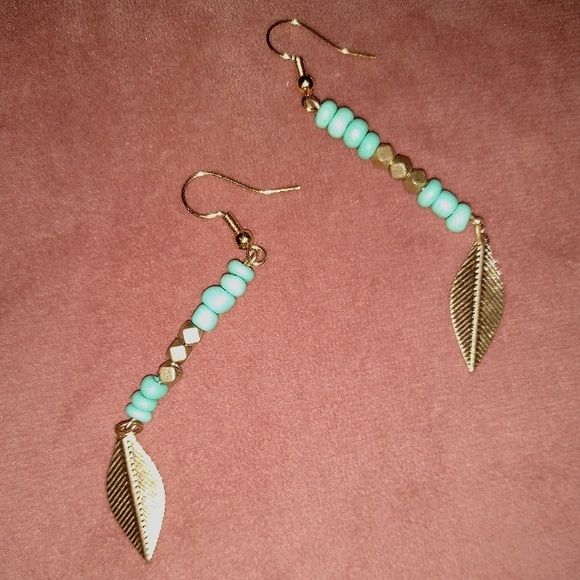 Long 3" Handmade New Earrings Gold & Turquoise Bead Leaf Feather Beaded New - Picture 4 of 7